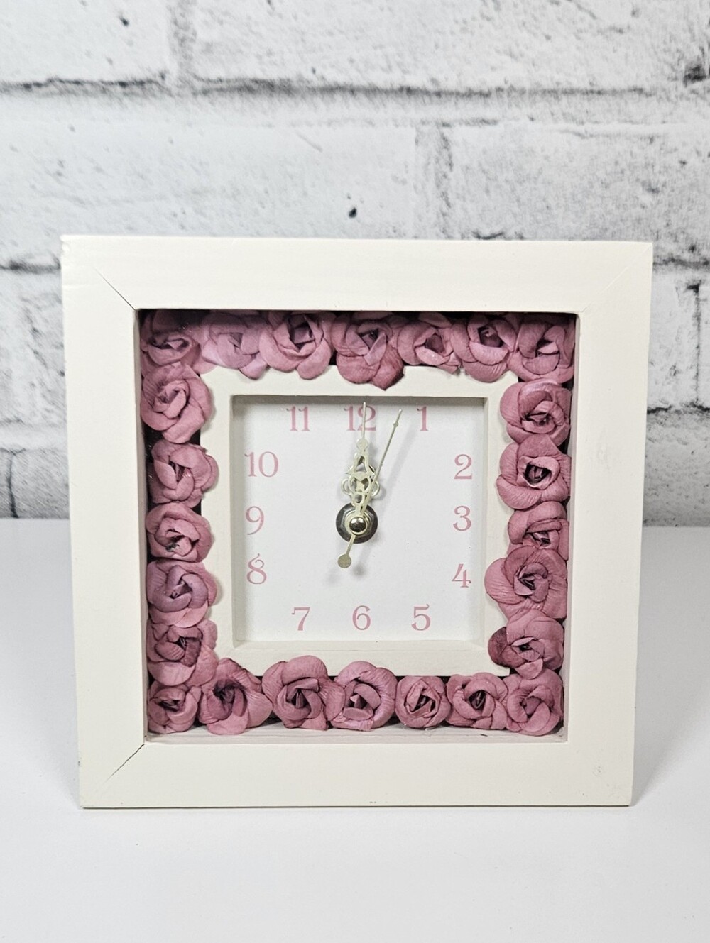 Avon 2004 Rose Floral Clock Pink Flowers Shabby Chic Decor Original Box